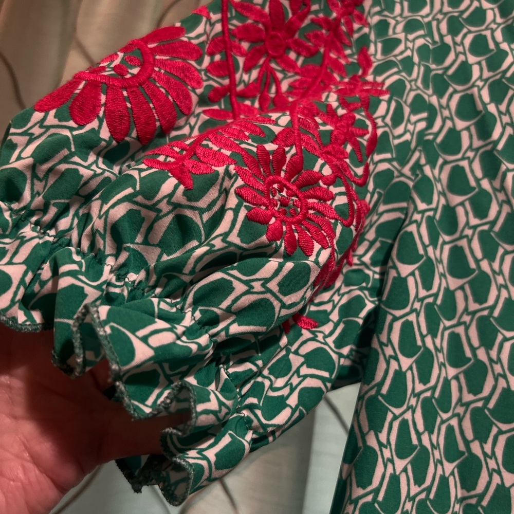 Aluna Levi Green and Pink Patterned Blouse - Picture 6 of 16